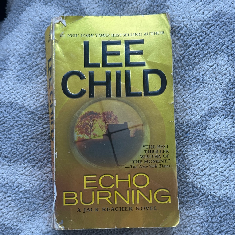 Echo Burning by Lee Child Paperback